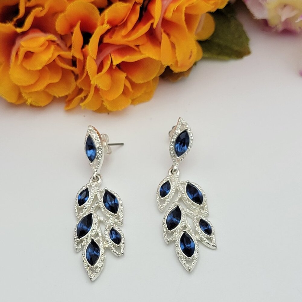Vintage SAO Silver Tone Blue Crystal Drop Chandelier Earrings